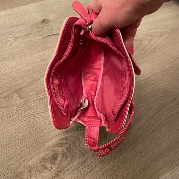 Hello Kitty Purse (small/kid size, faux leather) - Picture 3 of 7